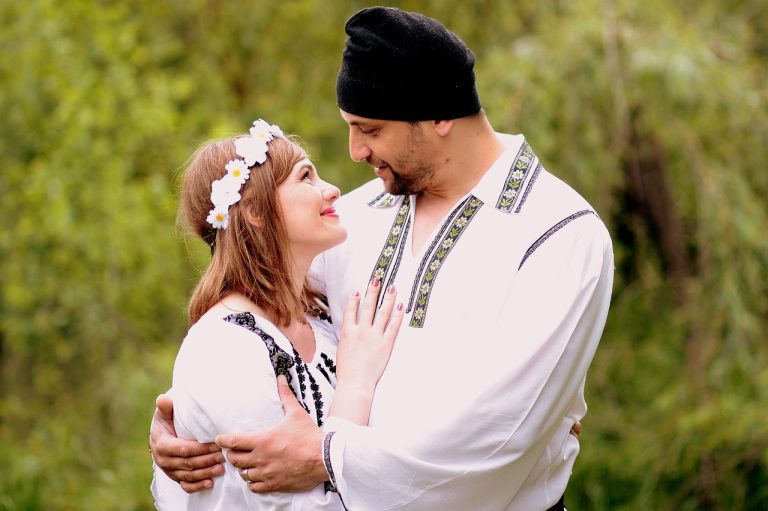 ce inseamna etnie romana