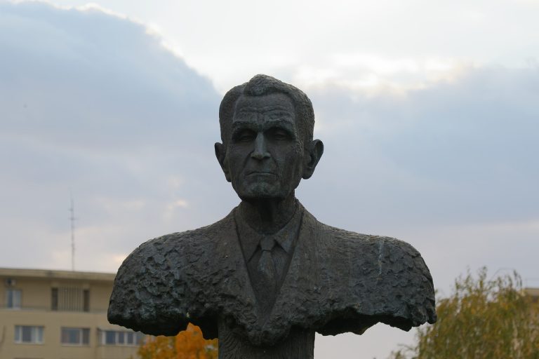 ce inseamna persoana carismatica